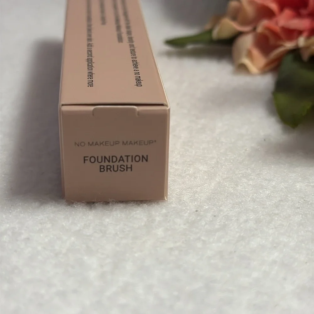 No Makeup Makeup Foundation Brush New in Box 850066441145